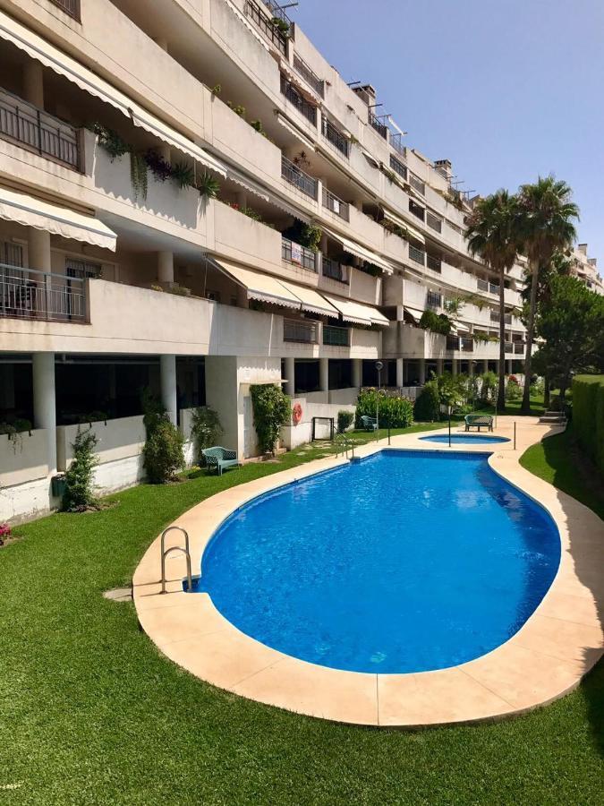 Amazing Apartment For Families Up To 6 Persons Benalmadena Bagian luar foto