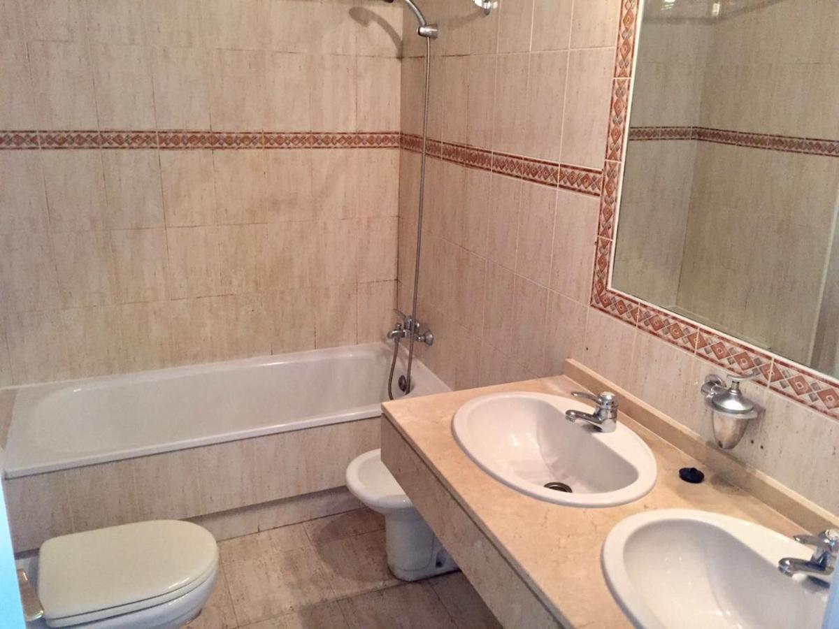 Amazing Apartment For Families Up To 6 Persons Benalmadena Bagian luar foto