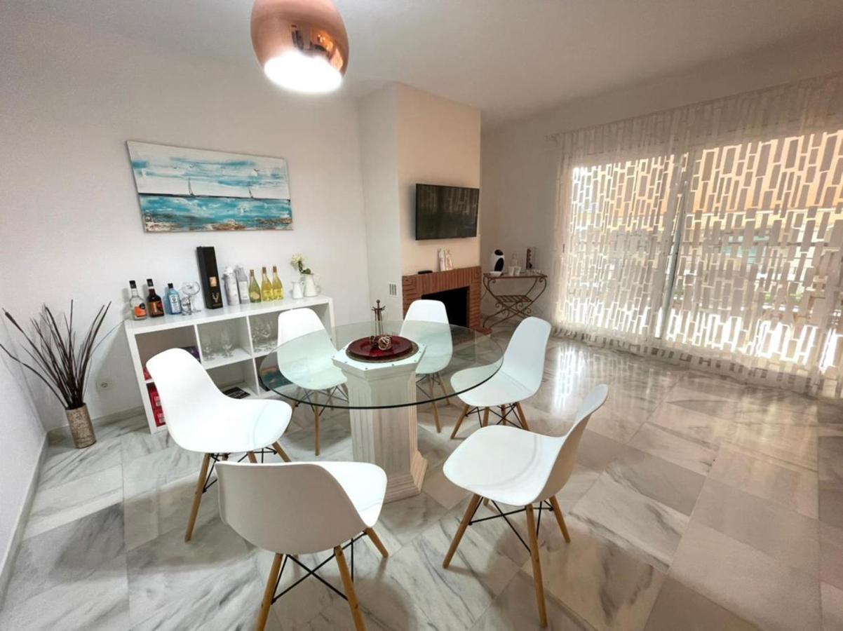 Amazing Apartment For Families Up To 6 Persons Benalmadena Bagian luar foto