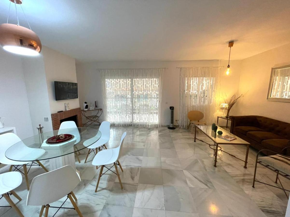 Amazing Apartment For Families Up To 6 Persons Benalmadena Bagian luar foto